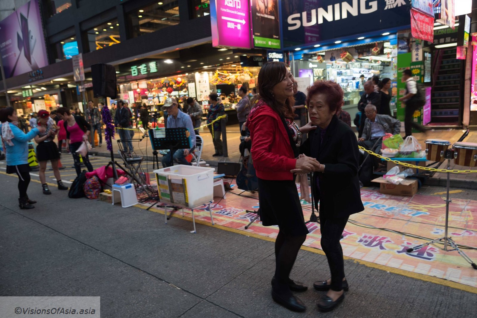 Dancing ladies in Mongkok