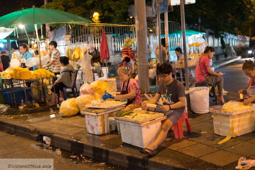 makeshift garland makers