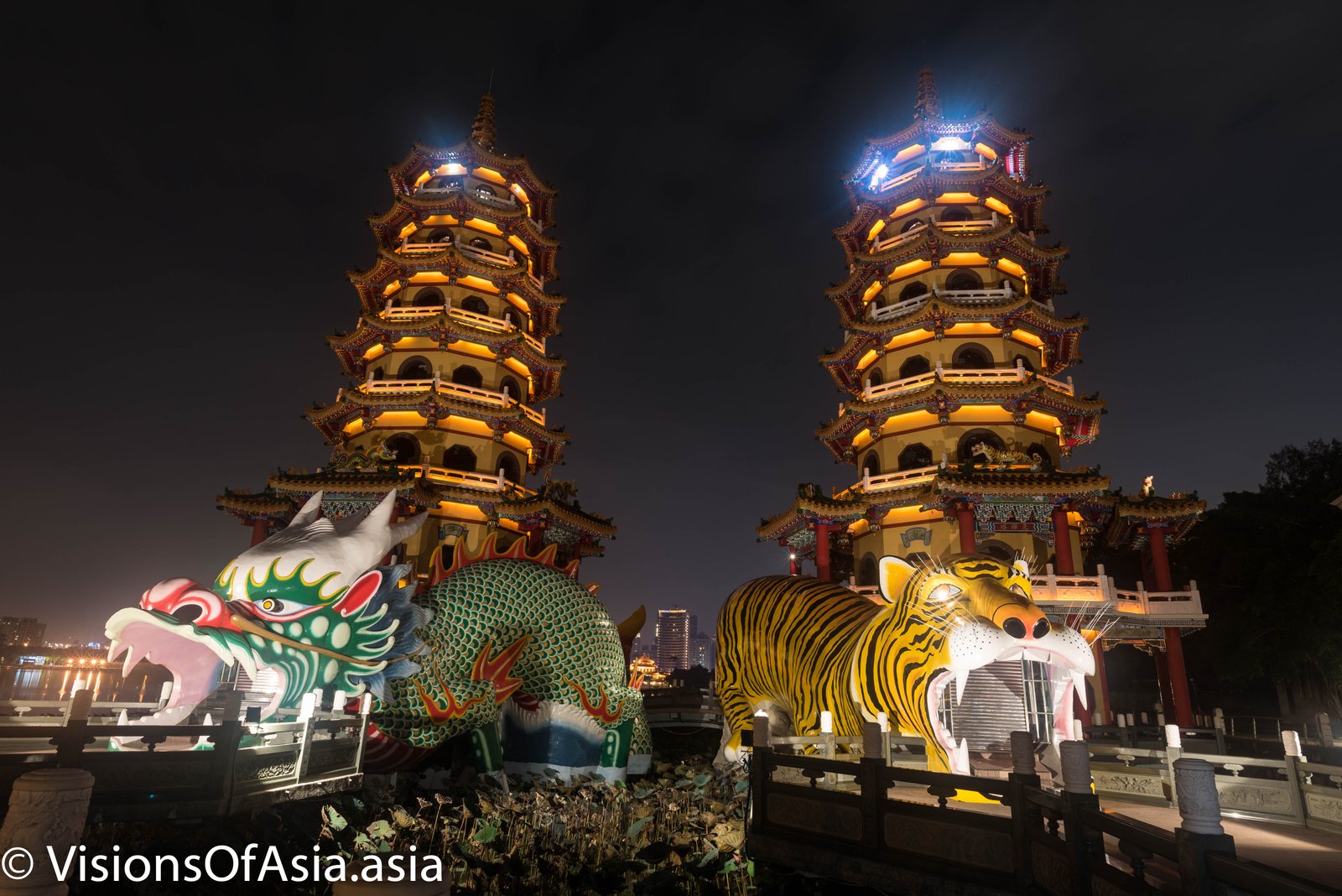 Dragon and tiger pagoda