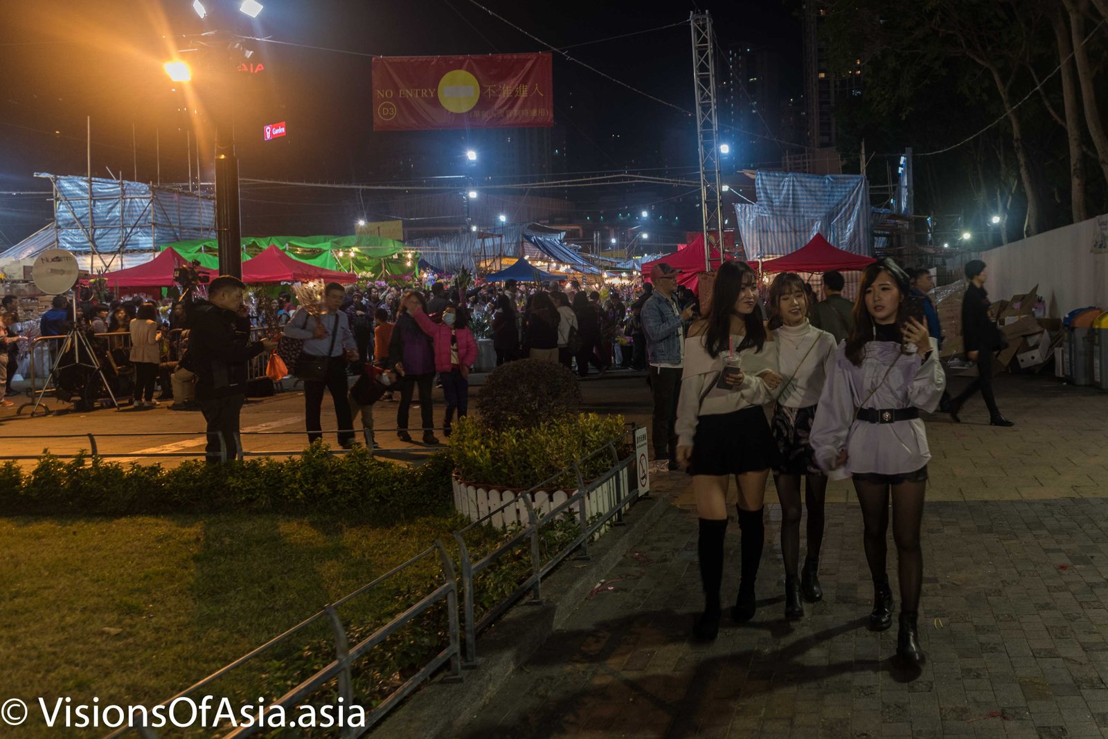 3 pretty girsl on CNY eve