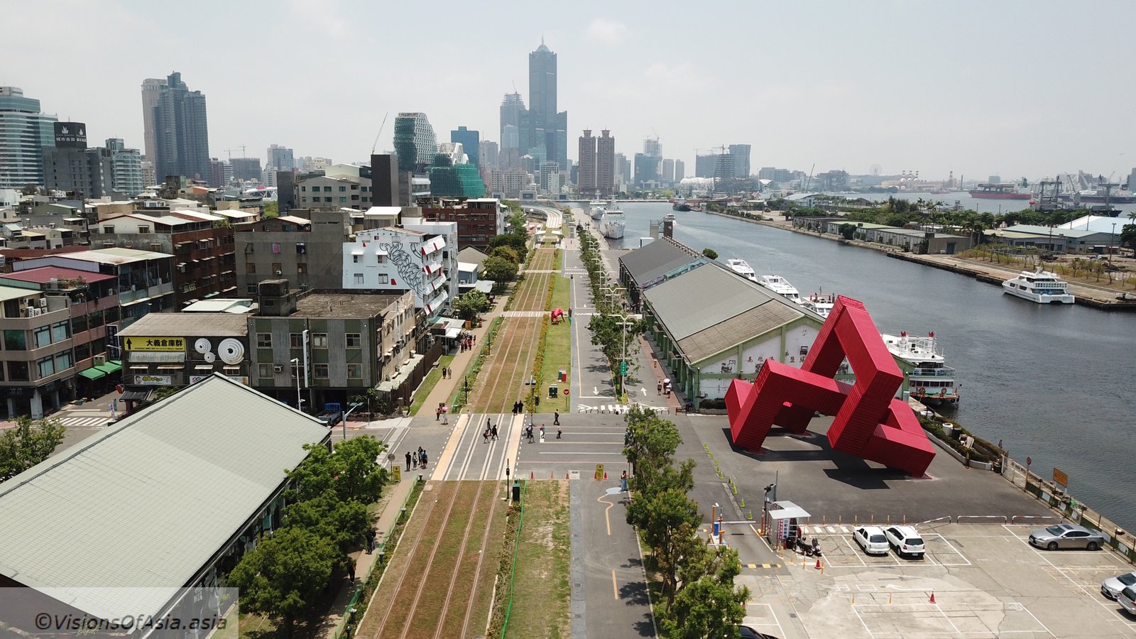 Art2Pier container installation by drone