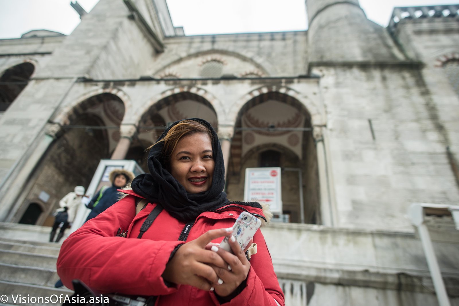 Mitchy before the blue mosque of Istanbul