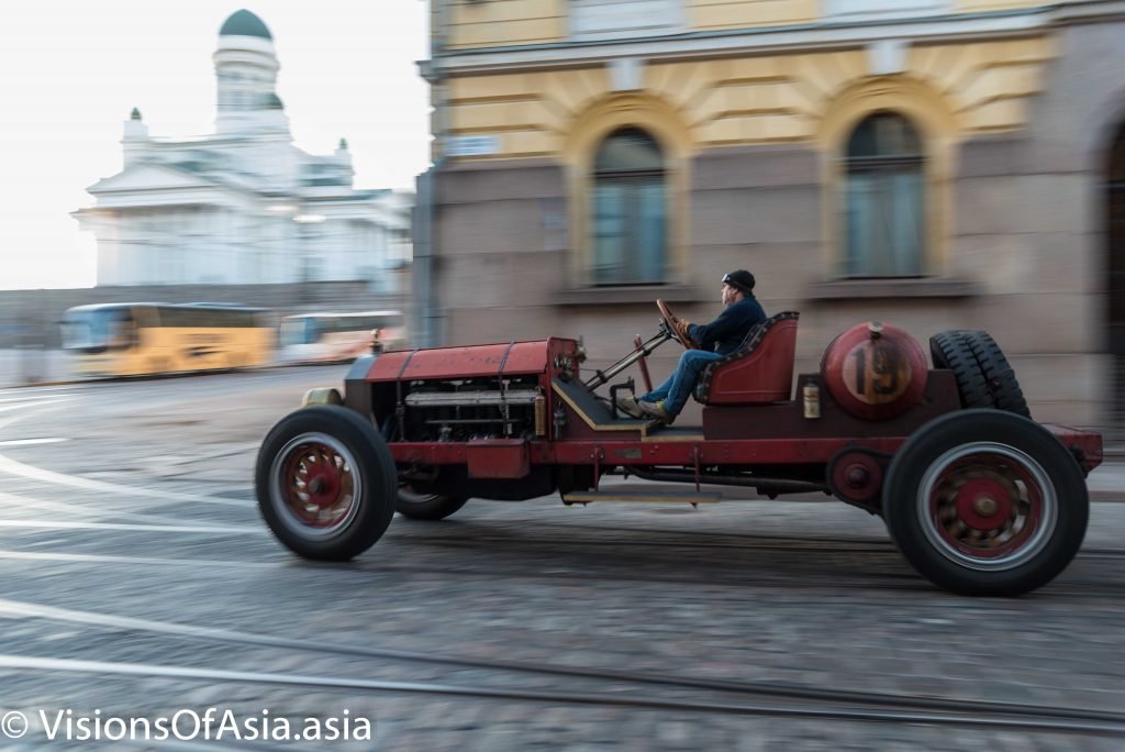 Old car near Tuomiokirkko