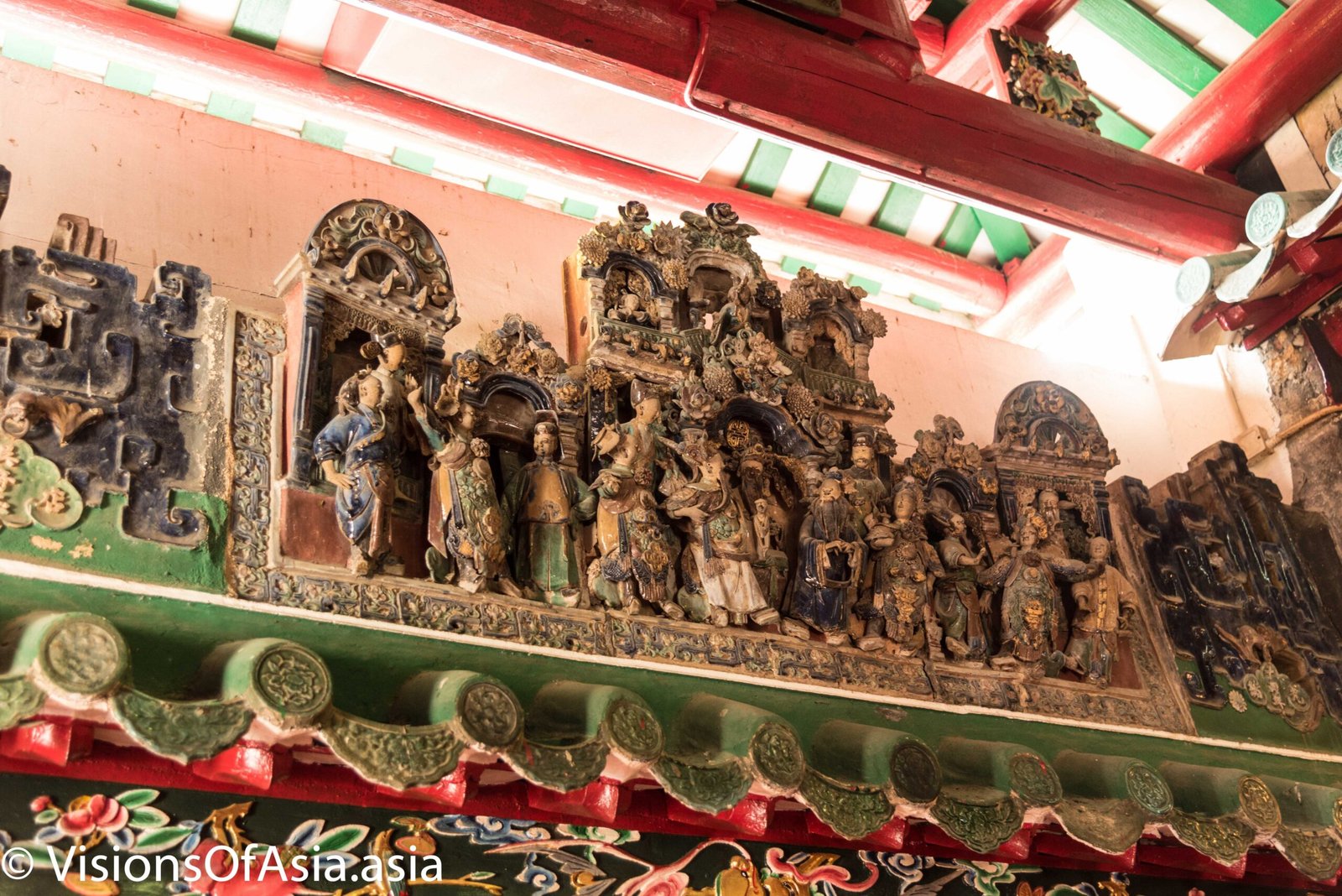 Ornaments inside the Tin Hau temple (second side)