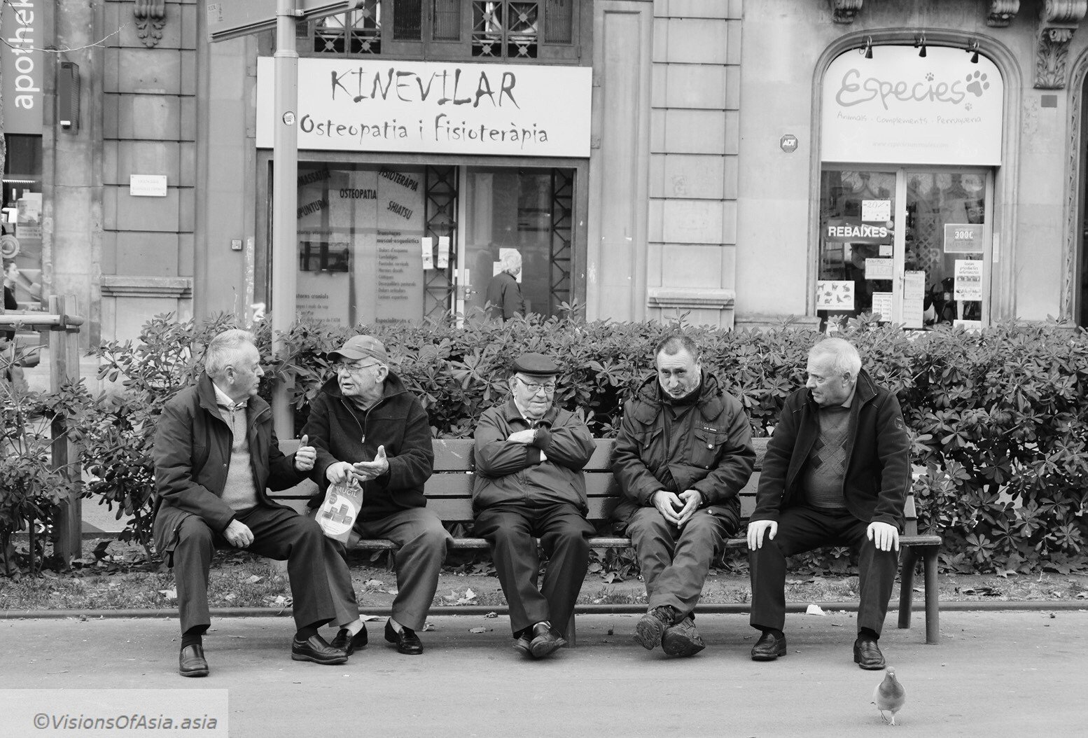 Locals on a bench in barcelona