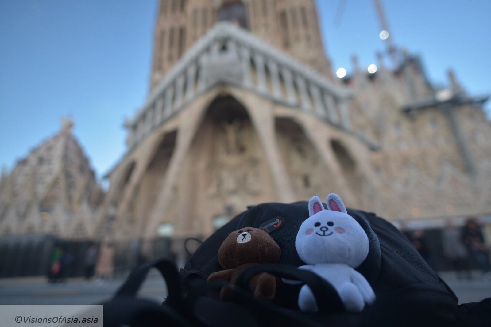 Cony and Brown before the Sagrada Familia