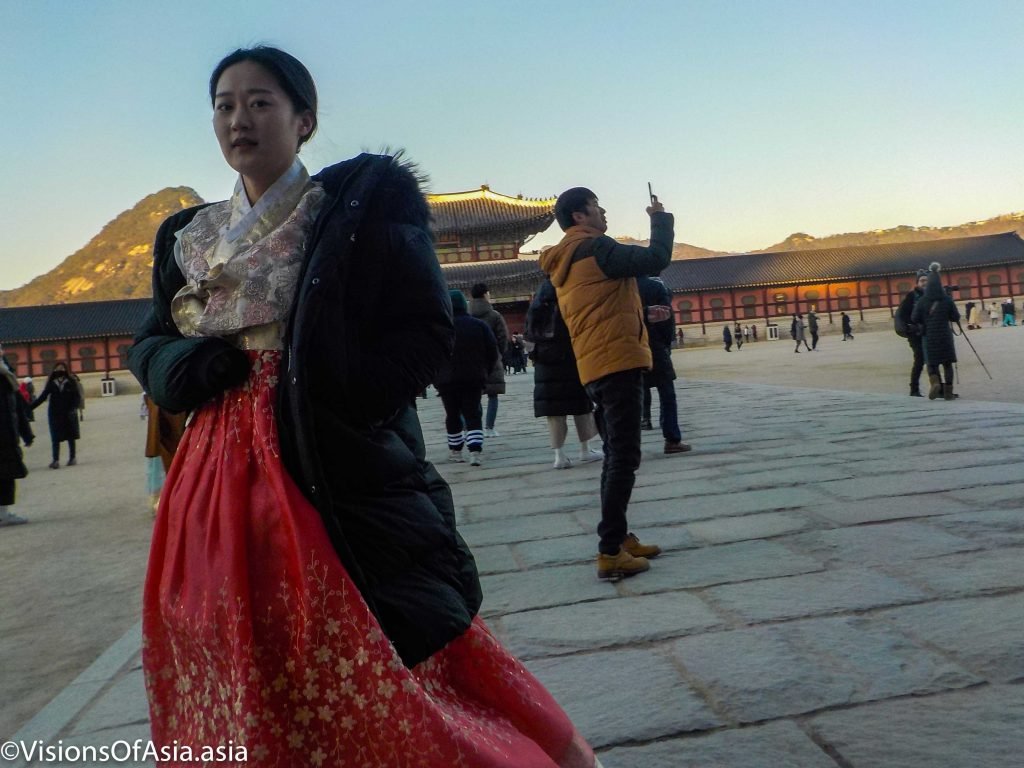 lady in hanbok