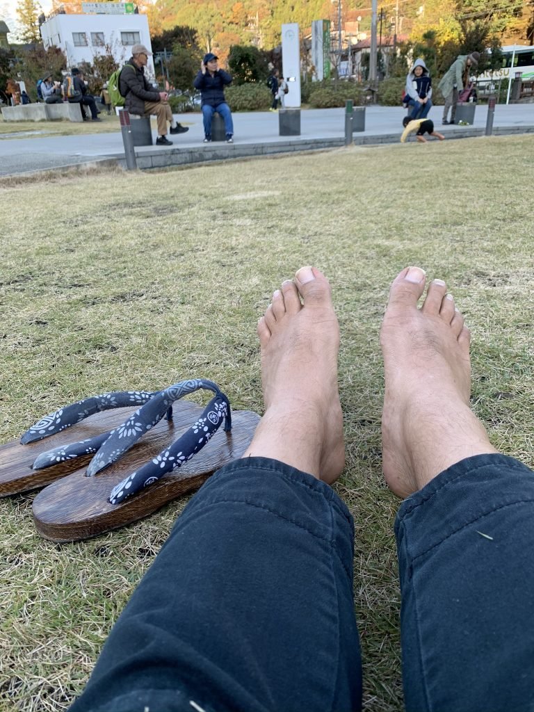 barefoot with geta