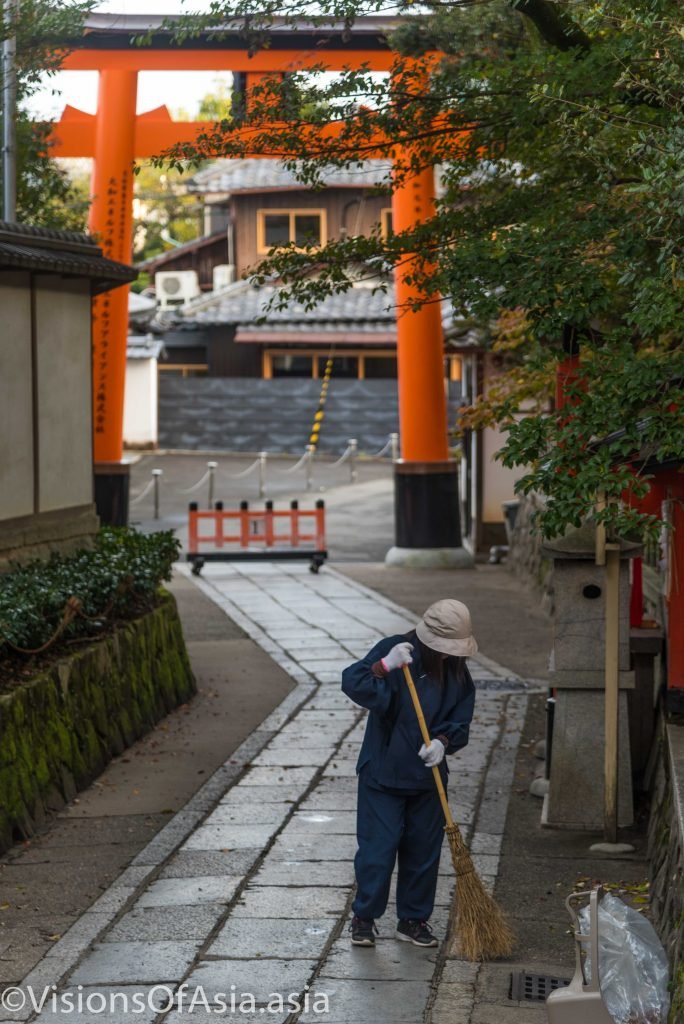 A cleaner in Fushimi-Inari