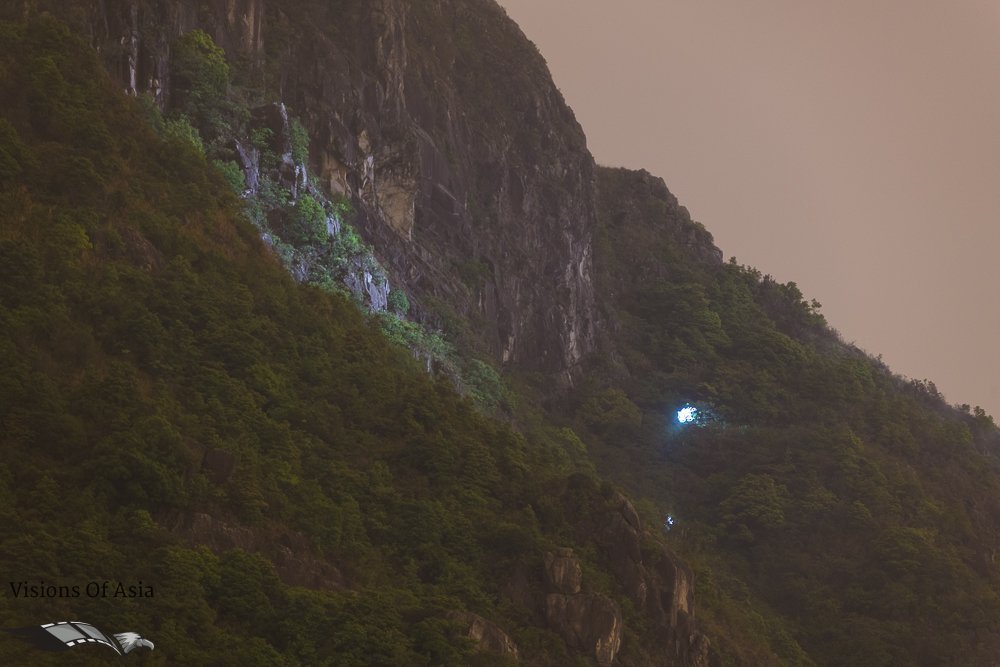 Rescue teams scour Kowloon Peak searching for missing hiker